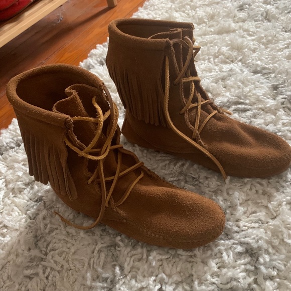 Minnetonka fringe boot NWOT women’s size 7 - Picture 2 of 5